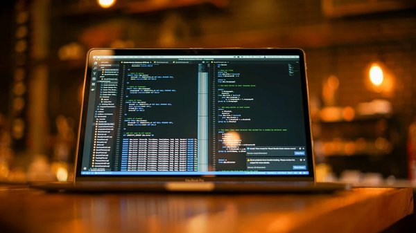 Comment utiliser les technologies de l'IoT pour améliorer la gestion des inventaires dans une entreprise de distribution ?